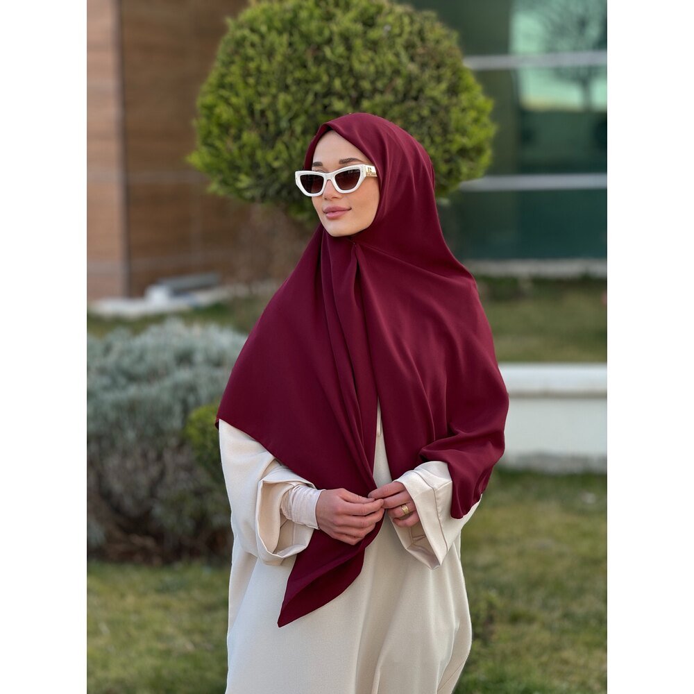 Medine Ipek’ BORDO - Ahivera