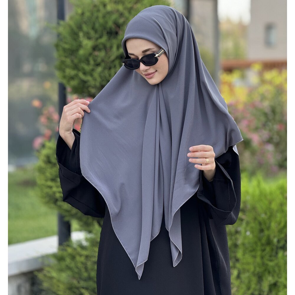 Medine İpek’ GRİ - Ahivera